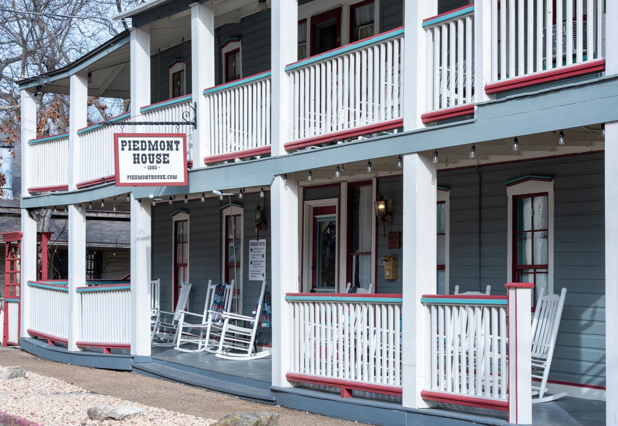 Downtown Chantilly Ste Piedmont Eureka Springs Exteriör bild