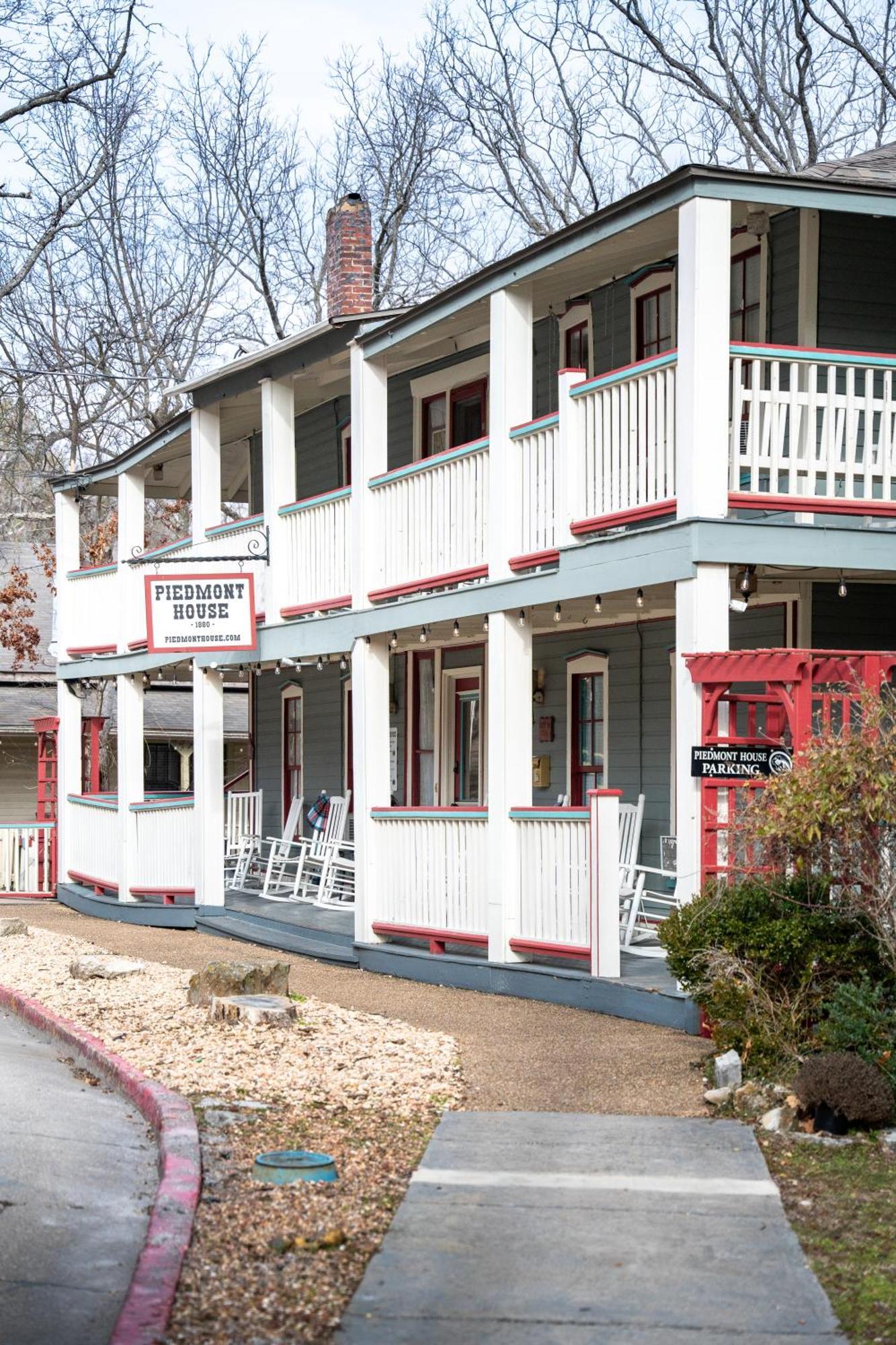 Downtown Chantilly Ste Piedmont Eureka Springs Exteriör bild